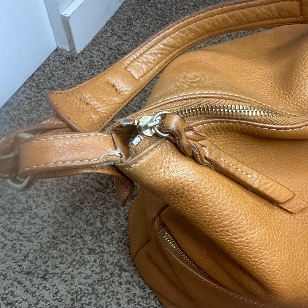 Dooney & Bourke Brown Pebbled Leather Hobo Bag Tan Camel Zip Pocket Shoulder Bag - Picture 8 of 16